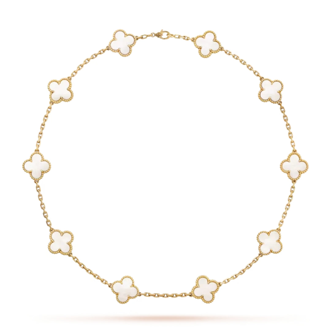 KLÖVER | 10 Motiv Vit Halsband" kan skrivas om till "KLÖVER | Vitt Halsband med 10 unika designer".