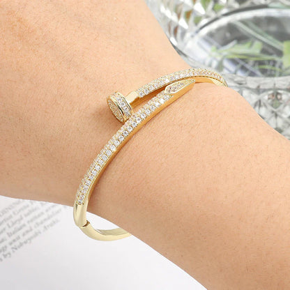 Hermiz armband med stenar
