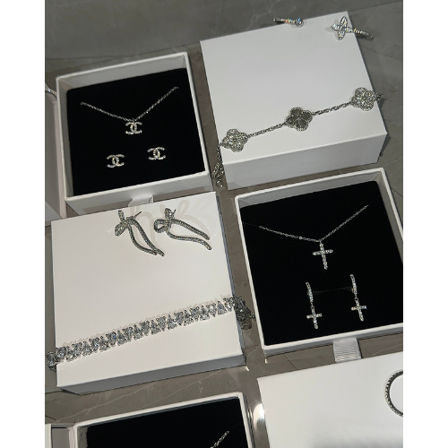 Silver Gina Halsband